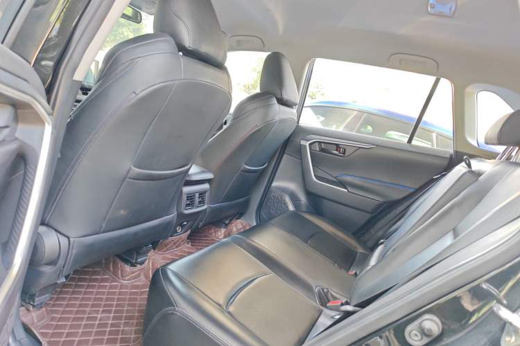 Used Toyota Wildlander 2022 2.0L CVT Two-Wheel Drive Leading Edition