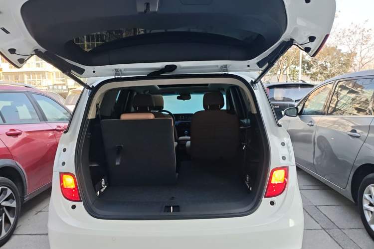 Used Buick GL6 2021 323T Mild Hybrid Connect Prestige Model
