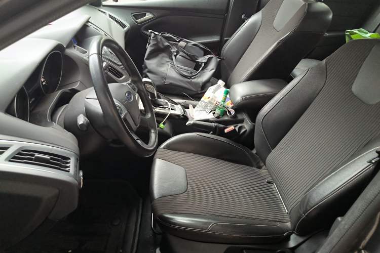 Used Ford Focus 2012 Sedan 1.6L Automatic Fashion Edition