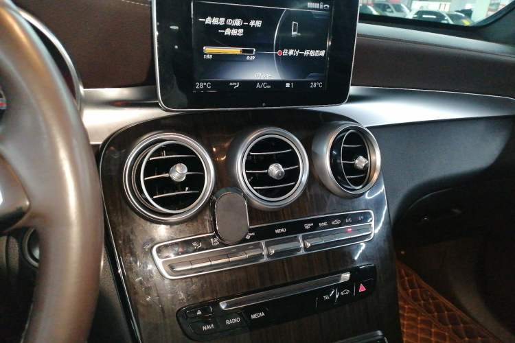 Used Mercedes-Benz GLC 2018 GLC 260 4MATIC Luxury Model