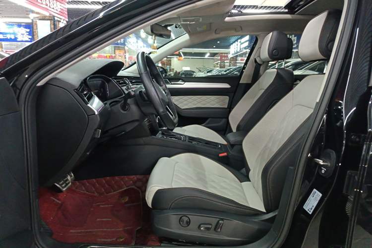 Used Volkswagen Magotan 2023 2 Million Units Limited Edition 330TSI DSG Leading Version Left Front Seat