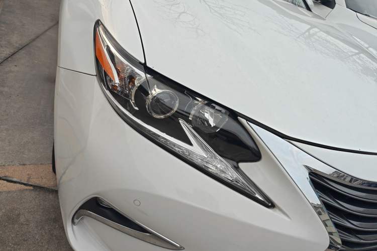 Used Lexus ES 2015 200 Elite Edition Right Front Headlight