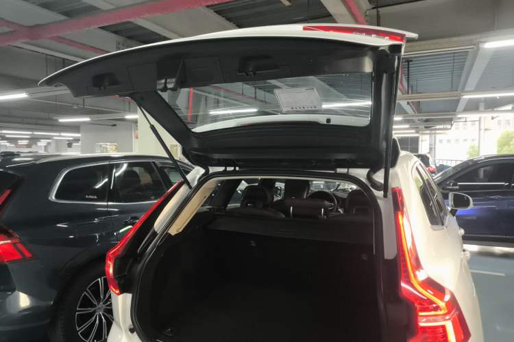 Used Volvo XC60 2019 T5 4x4 Smart Edition China V Standard