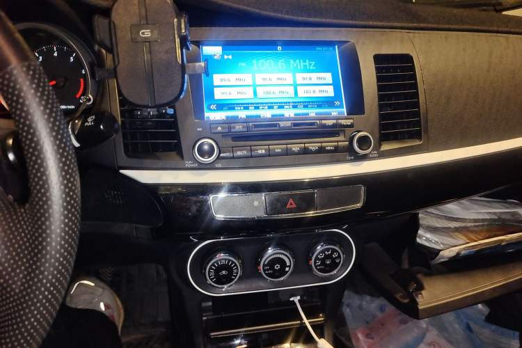 Used Mitsubishi Lancer EX 2016 1.8L Manual Black-and-White Retro Edition