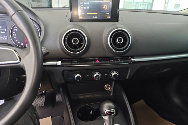 Used Audi A3 2016 Sportback 35 TFSI Ambition Edition Audio And AC Panel