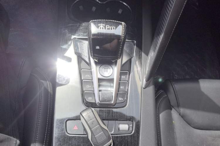 Used BYD Song Pro 2019 1.5T Automatic Luxury Model Gear Lever