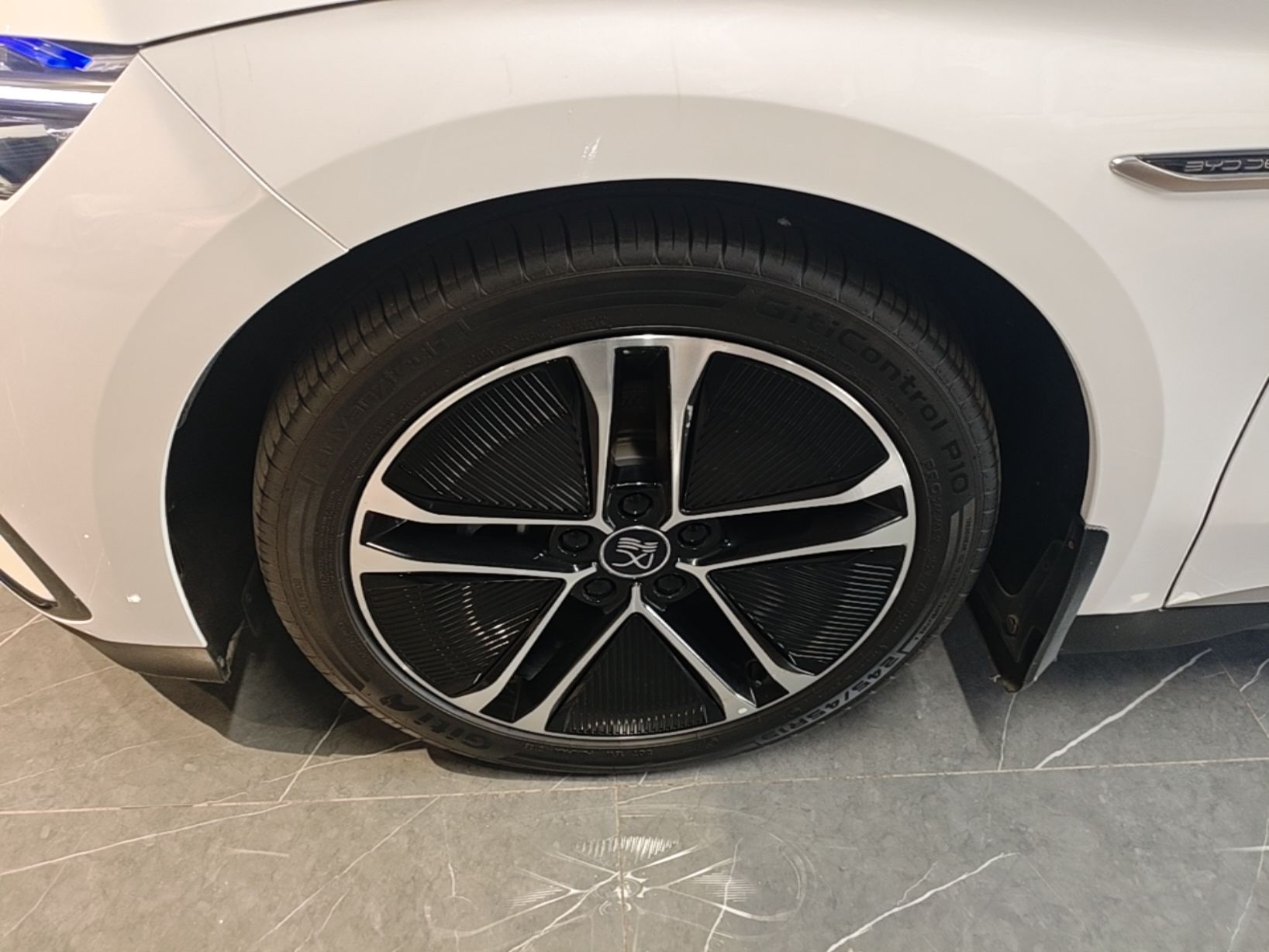 BYD Han 2023 EV Champion Edition 605KM Front-Drive Premium Model — снимка 10