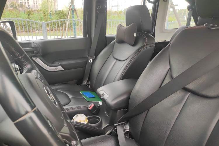 Used Jeep Wrangler 2014 2.8TD Sahara Four-Door Edition