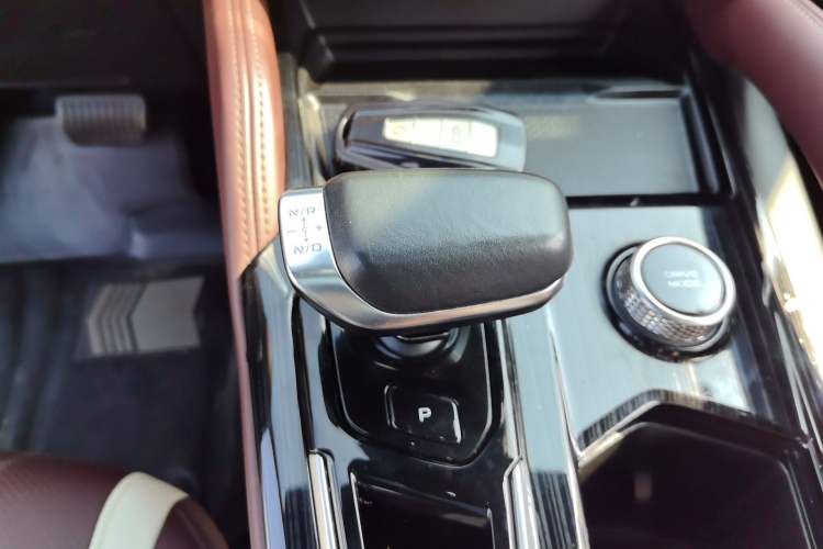 Used Geely Auto Monjaro L 2021 2.0TD DCT EVO Two-Wheel Drive Smart Luxury Version Gear Lever