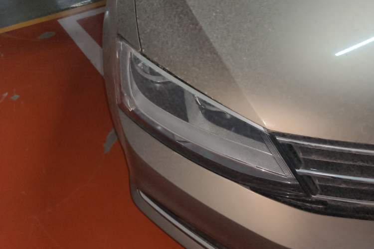 Used Volkswagen Sagitar 2015 1.6L Automatic Comfort Model Right Front Headlight