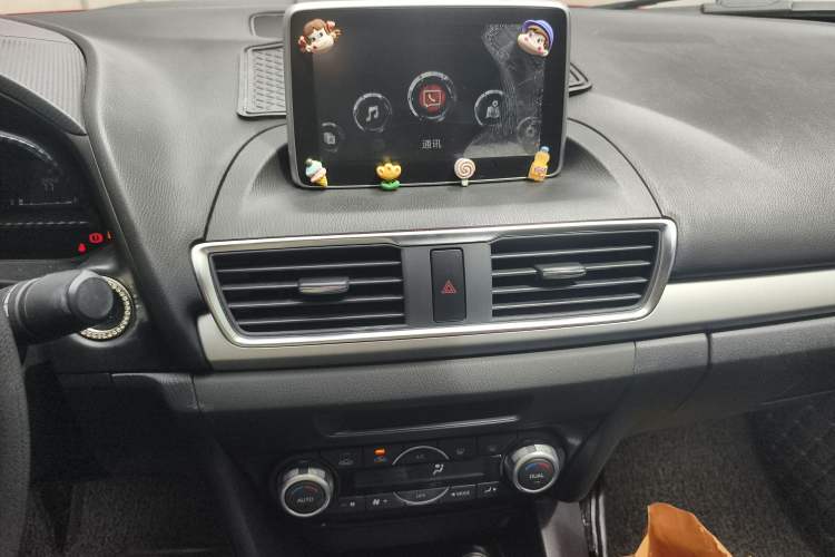 Used Mazda 3 Axela 2016 Sedan 1.5L Automatic Luxury Model