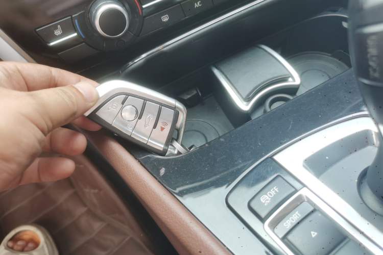 Used BMW 5 Series GT 2014 528i Leading Model

