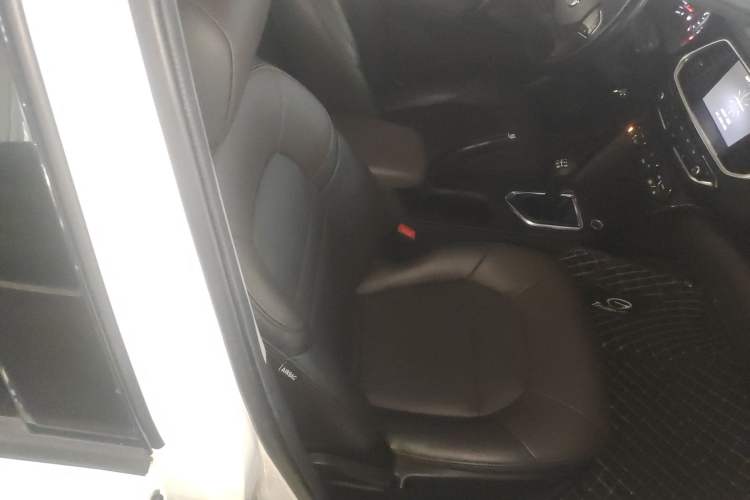 Used GAC Trumpchi GS4 2017 235T Manual Two-Wheel Drive Luxury Edition Right Front Seat