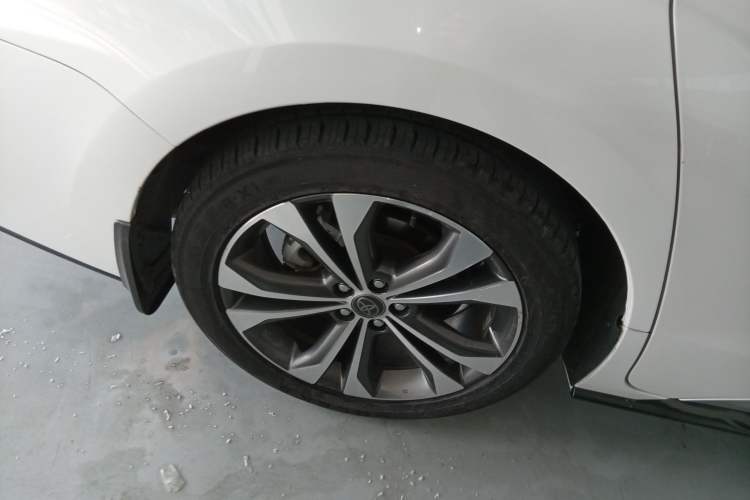 Used Toyota Granvia 2022 2.5L Hybrid Premium Edition