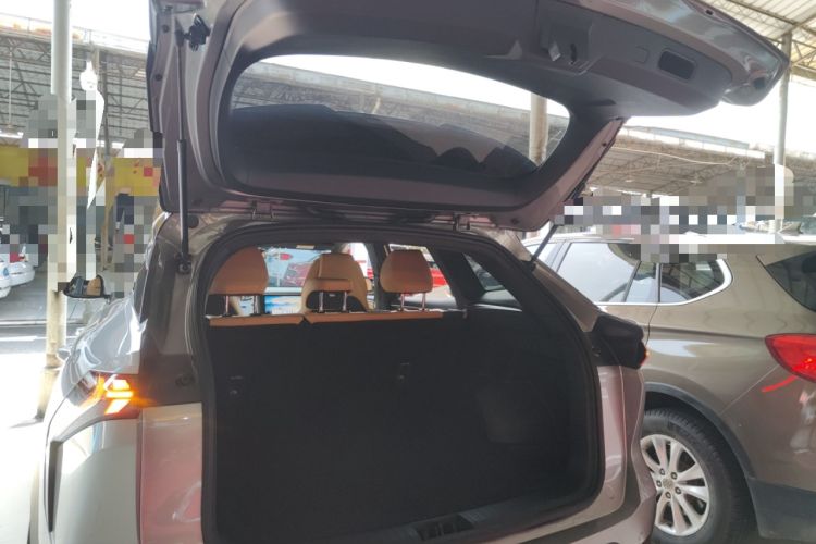 Used Geely Galaxy L7 2024 1.5T 115 km PLUS Dragon Edition Trunk