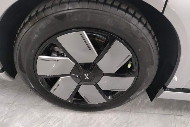 Used XPeng X9 2024 702 Ultra-Long Range Max
