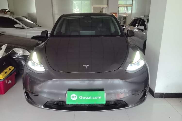 Used Tesla Model Y 2022 Long-Range All-Wheel-Drive Version
