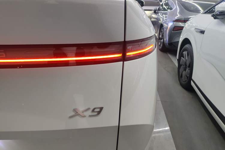 Used XPeng X9 2024 610 Long-Range Pro