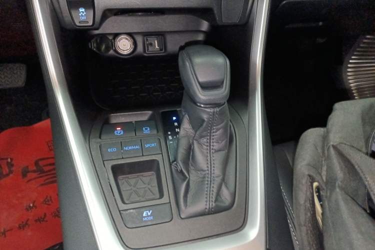 Used Toyota Wildlander 2021 Dual-Engine 2.5L E-CVT Two-Wheel Drive Luxury Edition
