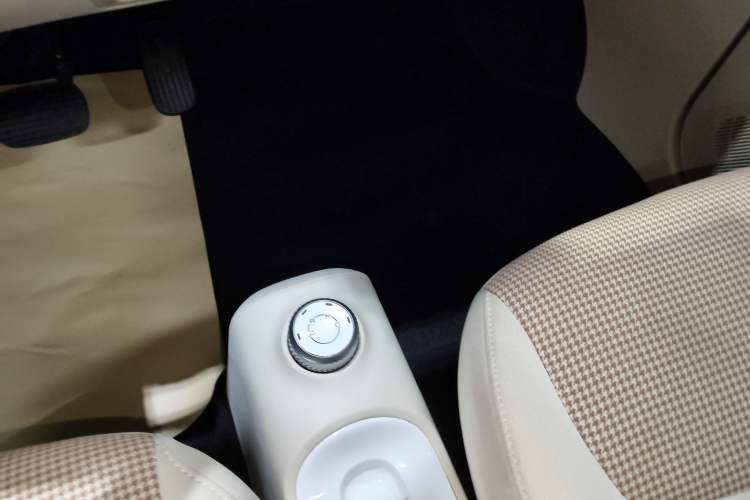 Used Wuling Hongguang MINIEV 2024 3rd Generation 215km Youth Edition Gear Lever