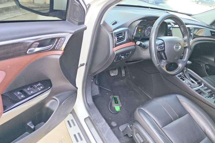 Used GAC Trumpchi GS8 2017 320T Two-Wheel Drive Luxury Smart Connectivity Version (7 Seats)
