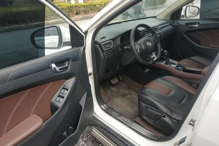 Used Dongfeng Fengon 580 2017 Revised Version 1.5T CVT Luxury Edition
