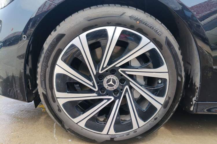 Used Mercedes-Benz E-Class 2024 E 300 L Luxury Model Left Front Wheel Hub