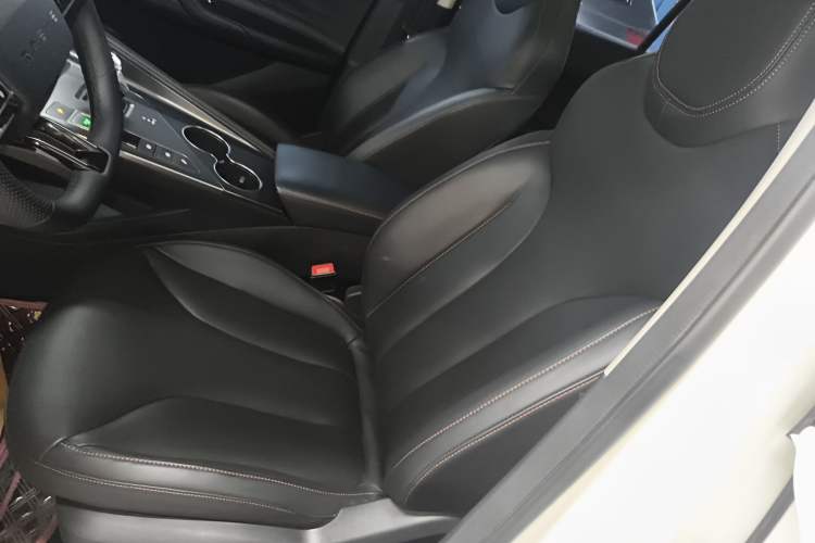 Used Roewe RX5 2023 1.5T Elite Edition
