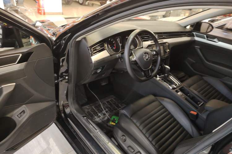 Used Volkswagen Magotan 2019 330TSI DSG Leading Edition China V Standard