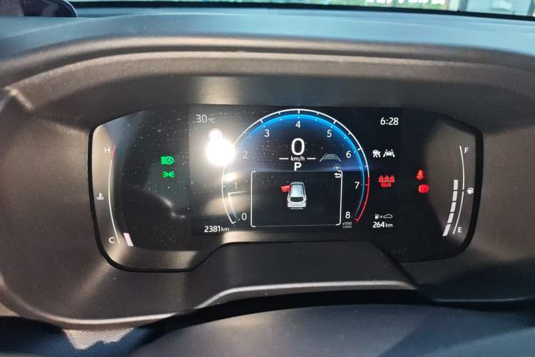 Used Toyota Corolla Cross 2026 Model 2.0L Pioneer Edition
