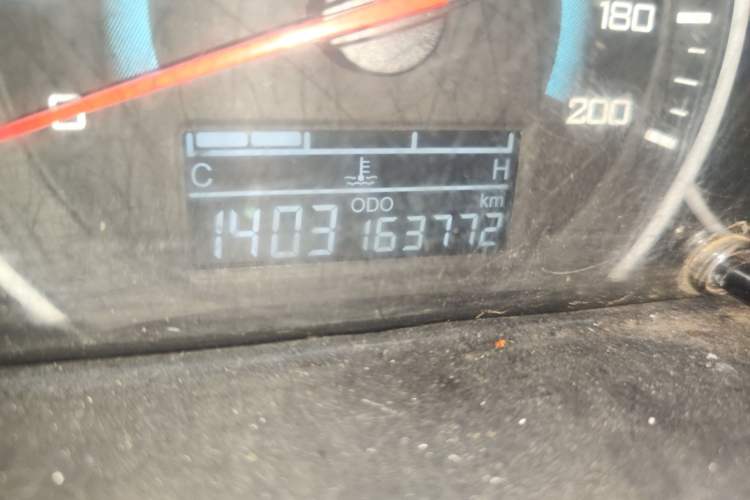 Used Wuling Rongguang V 2016 1.5L Standard Version Odometer Close Up