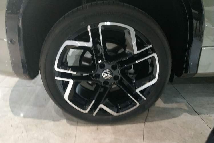 Used Volkswagen Tayron 2025 Tiguan L 380TSI 4Motion Luxury Easy Package
