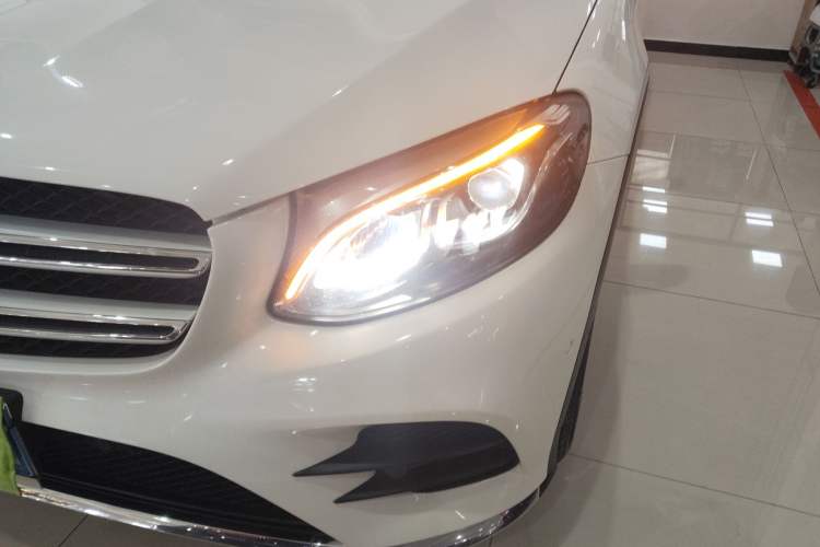 Used Mercedes-Benz GLC 2017 GLC 260 4MATIC Luxury Model