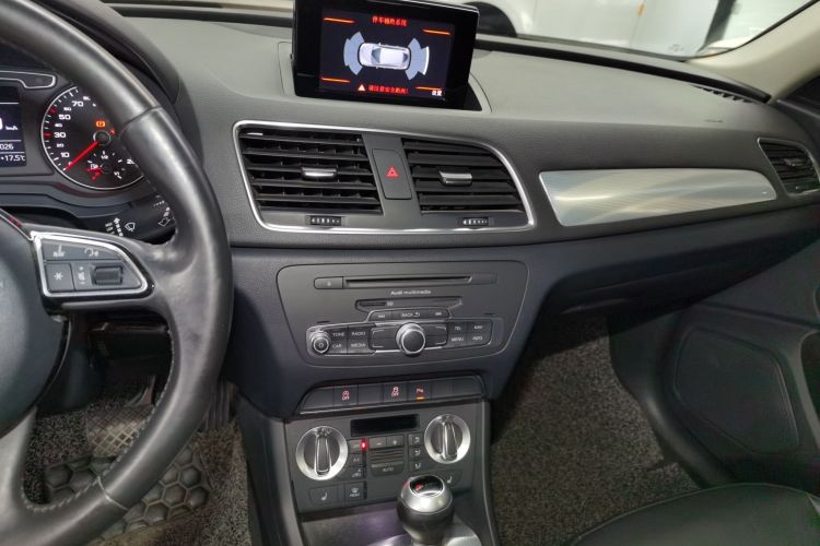 Used Audi Q3 2015 35 TFSI Comfort Model
