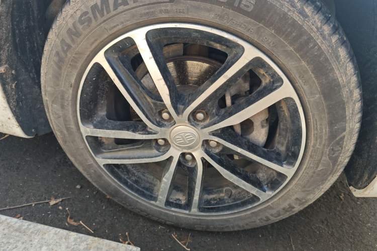 Used Bestune B50 2013 1.6L manual luxury version Right Front Wheel Hub