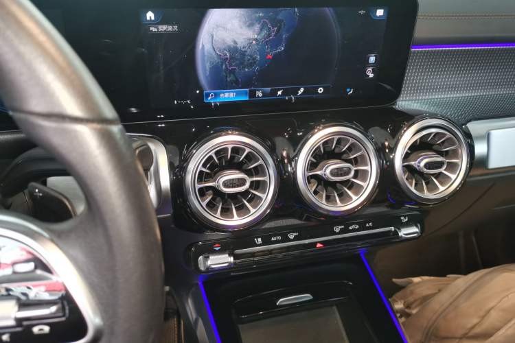 Used Mercedes-Benz GLB 2021 GLB 200 Dynamic Edition Audio And AC Panel