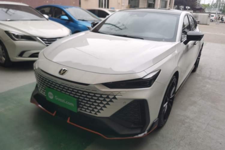 Used CHANGAN UNI-V 2023 2.0T Leading-Speed Edition