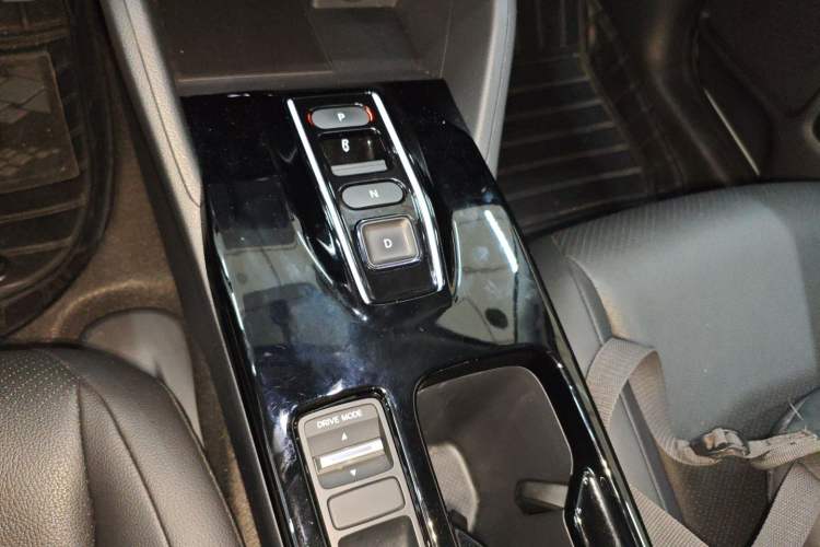 Used Honda e:NP1 2023 420 km Vision Edition Gear Lever