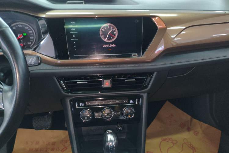 Used Volkswagen Tharu 2020 280TSI Two-Wheel Drive Luxury Edition China VI Standard Audio And AC Panel