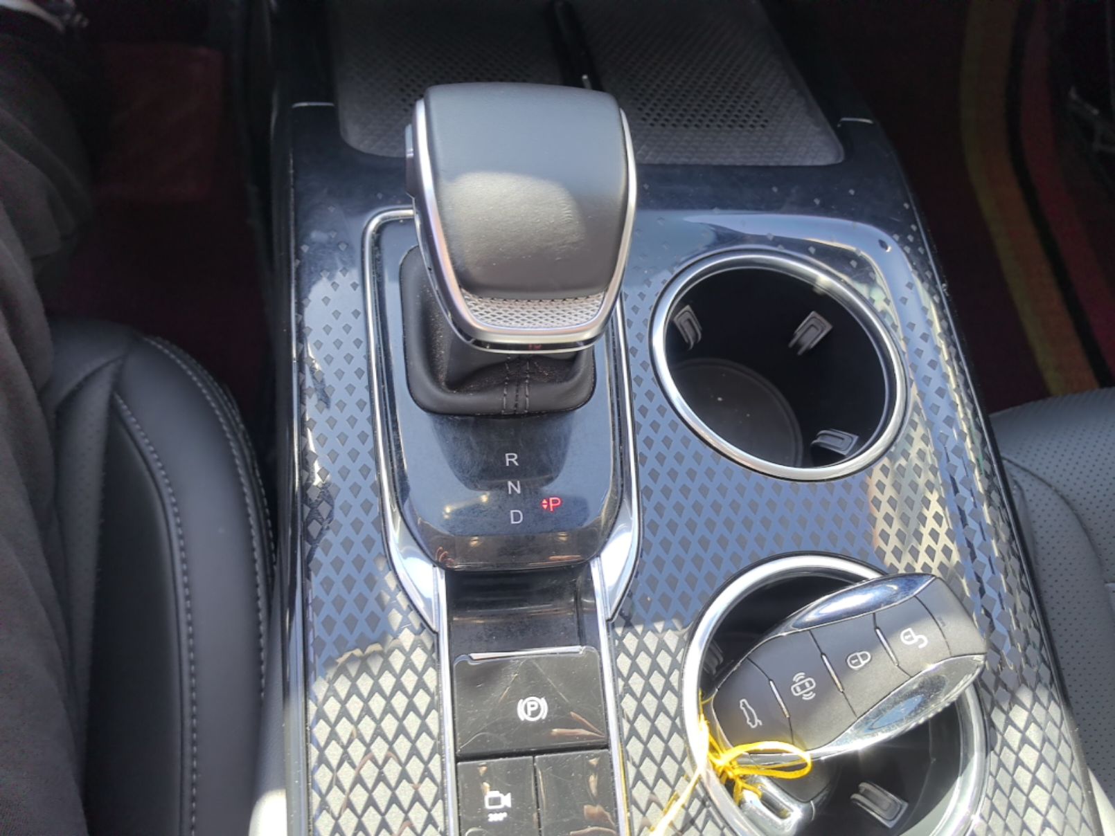 Hongqi HS3 PHEV 2024 PHEV 115km Jingwei Edition — снимка 16