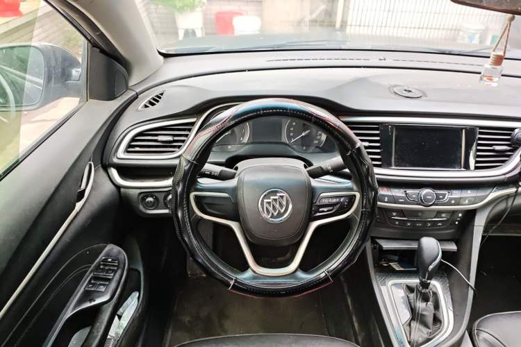 Used Buick GT 2015 15N Automatic Deluxe Edition Steering Wheel