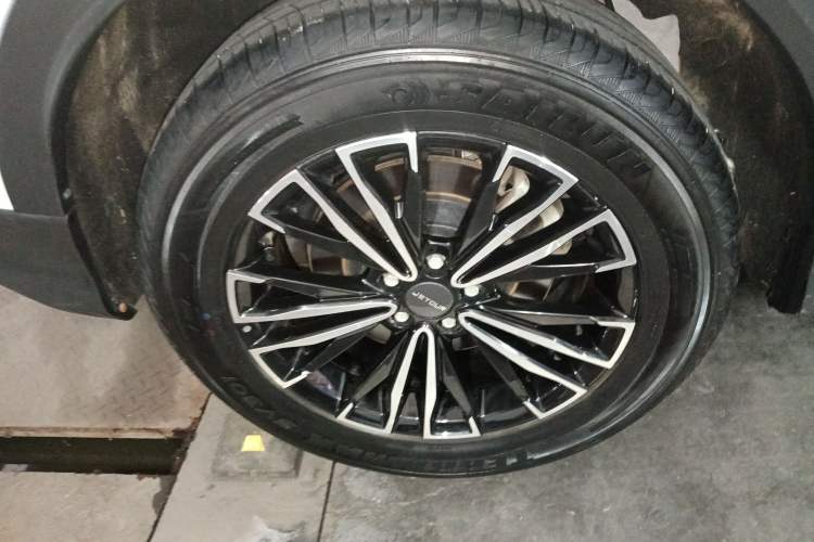 Used JETOUR X70 PLUS 2023 1.5T Manual Self-Reliant 7-Seater