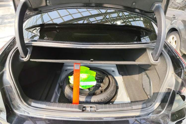 Used Lynk & Co 03 2023 1.5TD DCT JingPro Trunk