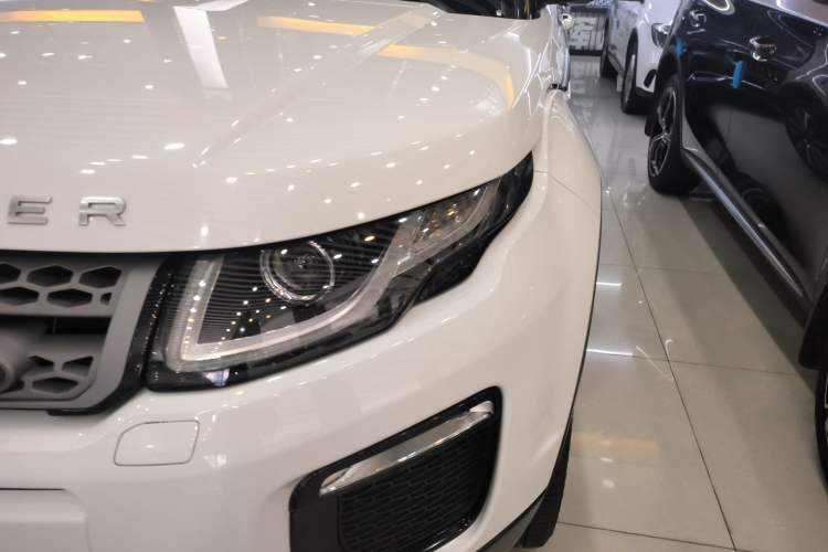 Used Land Rover Range Evoque 2018 240PS PURE Style Edition
