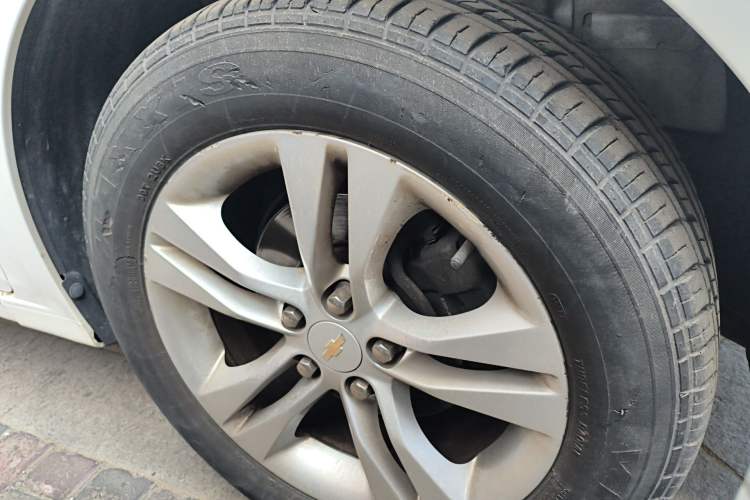 Used Chevrolet Cruze 2015 1.5L Classic SE AT Right Front Wheel Hub