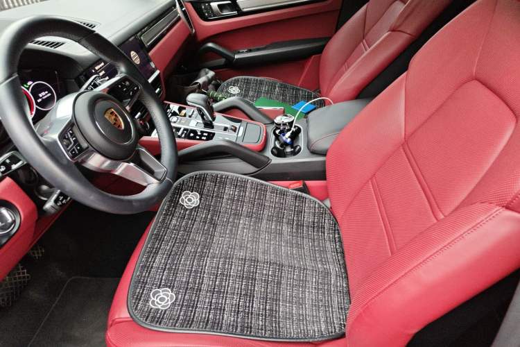 Used Porsche Cayenne 2023 Cayenne 3.0T Platinum Edition Left Front Seat