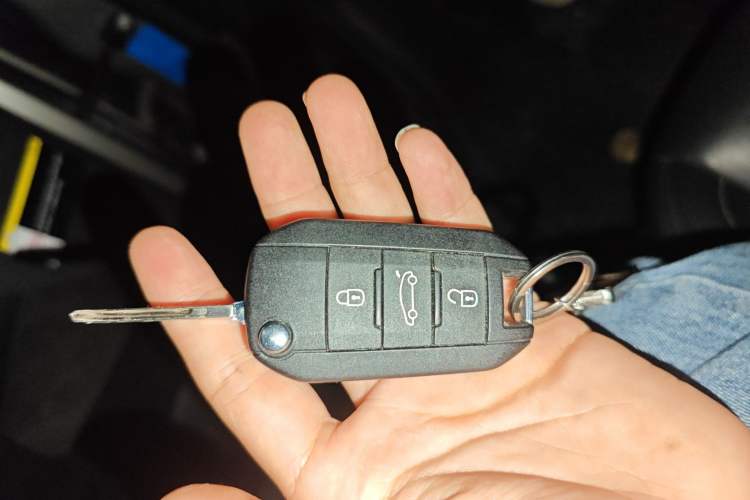 Used Peugeot 3008 2015 1.6THP Automatic Prestige Edition
