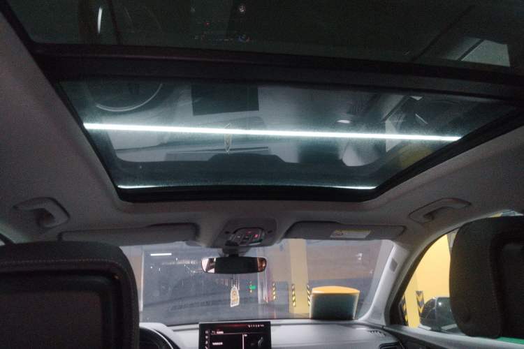 Used Audi Q5L 2022 Updated 45T Luxury Dynamic Version Headliner