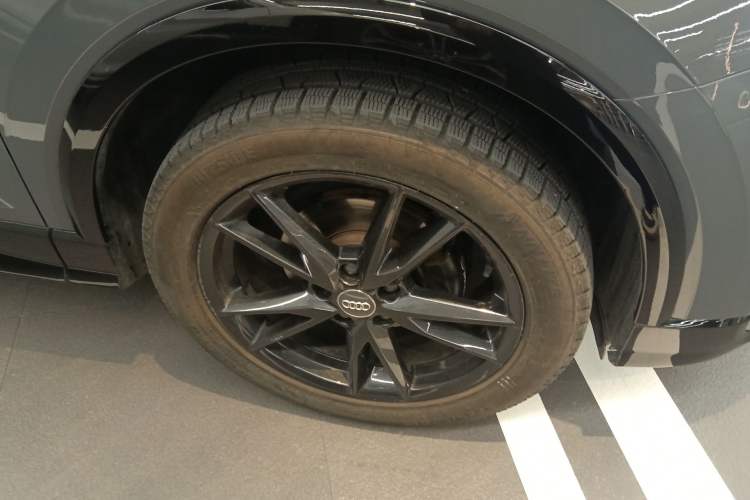 Used Audi Q2L 2020 35 TFSI Ambition Dynamic Edition Right Front Wheel Hub