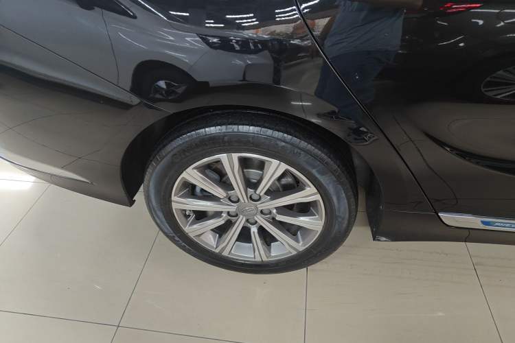 Used Geely Auto Emgrand GT New Energy 2018 1.5T PHEV Yaoxiang Edition Right Rear Wheel Hub